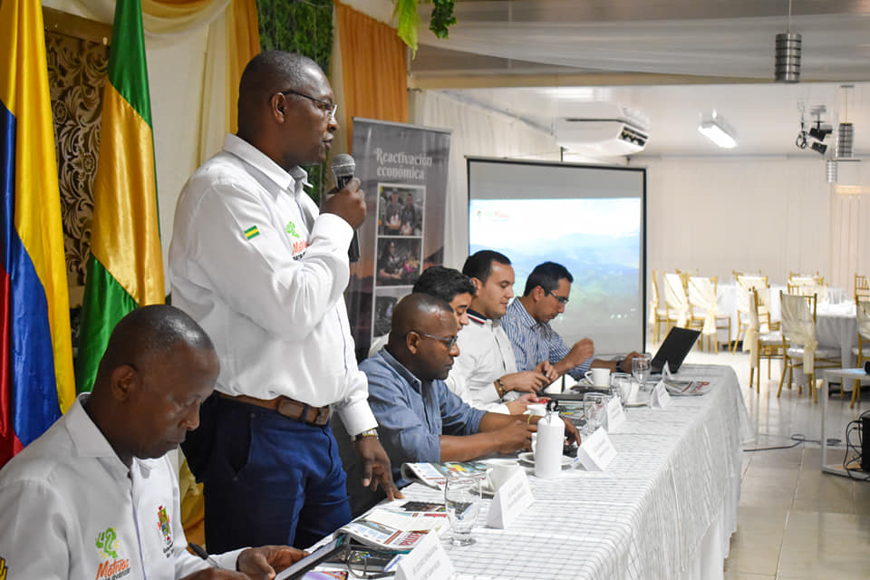 VICEMINISTRO DE AGUA Y SANEAMIENTO BÁSICO, GOBERNADOR DEL CAUCA Y EMCASERVICIOS S.A. E.S.P. LIDERARON MESA TÉCNICA CON ALCALDES MUNICIPALES